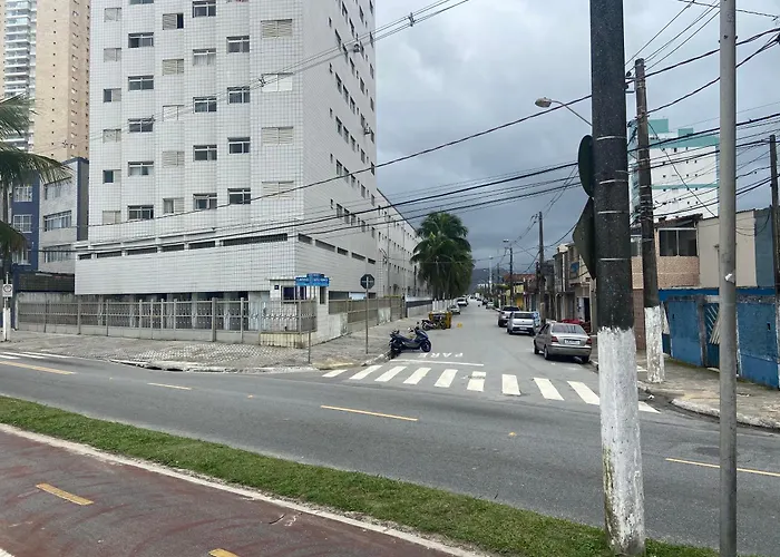 Condominio Malibu - Apartamento No Terreo - 150 Metros Da Praia Vila Mirim
